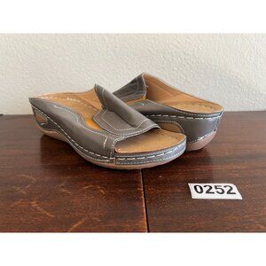 Women's Comfortable Orthopedic Flat Sandals Sz 7 Taupe Arch Support Walking Velc